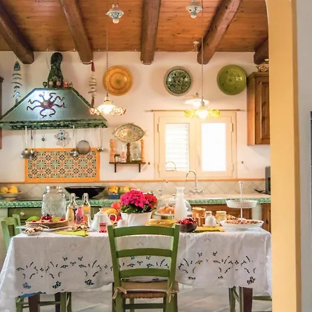 Attico Гостьовий будинок Джардіні-Наксос